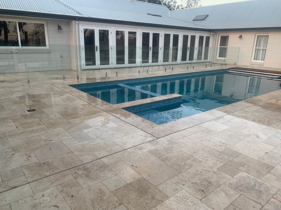 Random Pattern Stone Floor External Tiling
